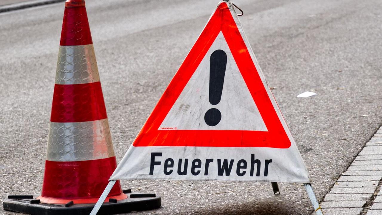 Unfallursache: gesundheitliche Probleme: Schwerverletzt: Autofahrerin (36) verursacht nach Unfall erneut eine Kollision - Neu-Ulm