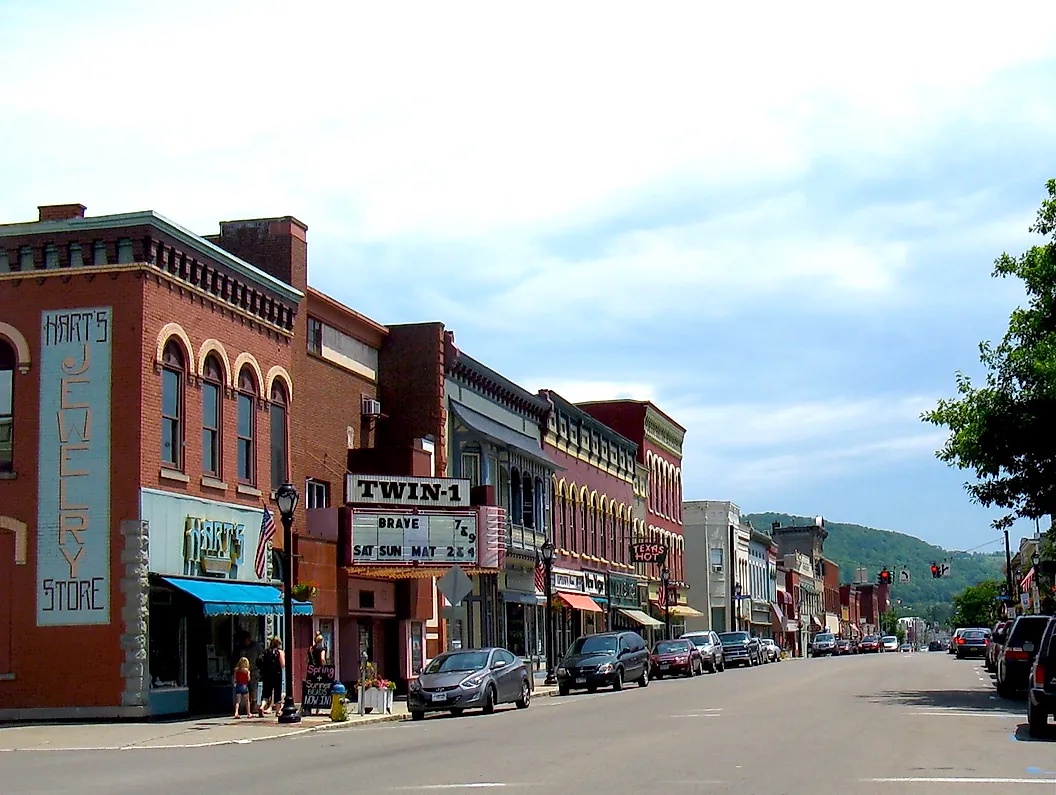 12 Affordable Small Towns in New York for Retirement