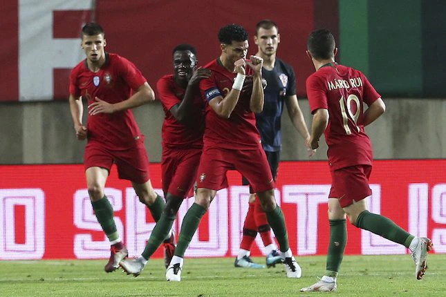 Pepe cetak gol vs Portugal. (c) AP