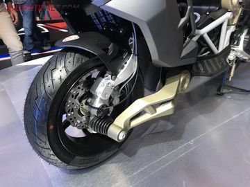 Bagian roda dan swing arm Italjet Dragster 200.