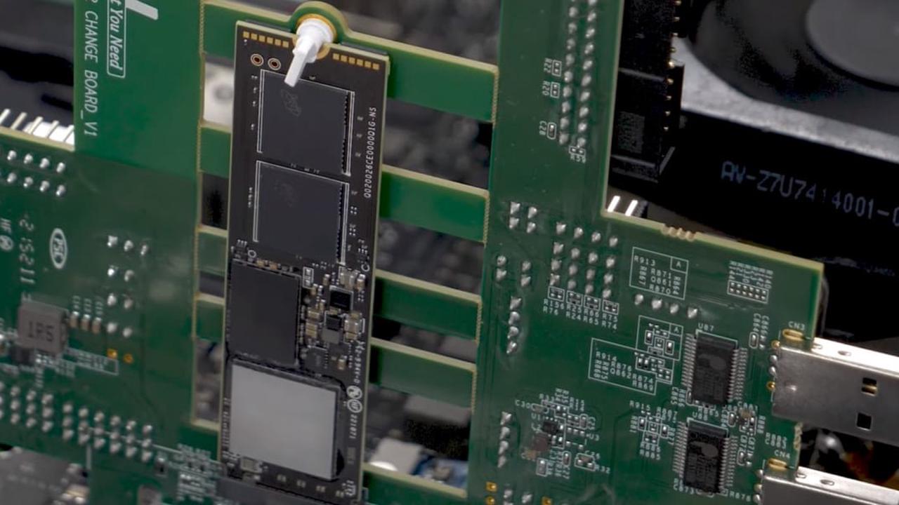 Phison: PCI-E-5-Controller auf X670E mit AMD Ryzen 7000 CPU gesichtet