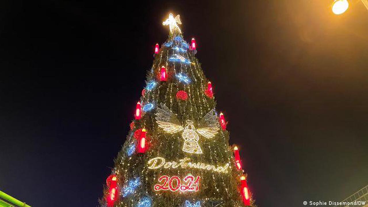 Dortmund: Unter dem größtem Weihnachtsbaum der Welt
