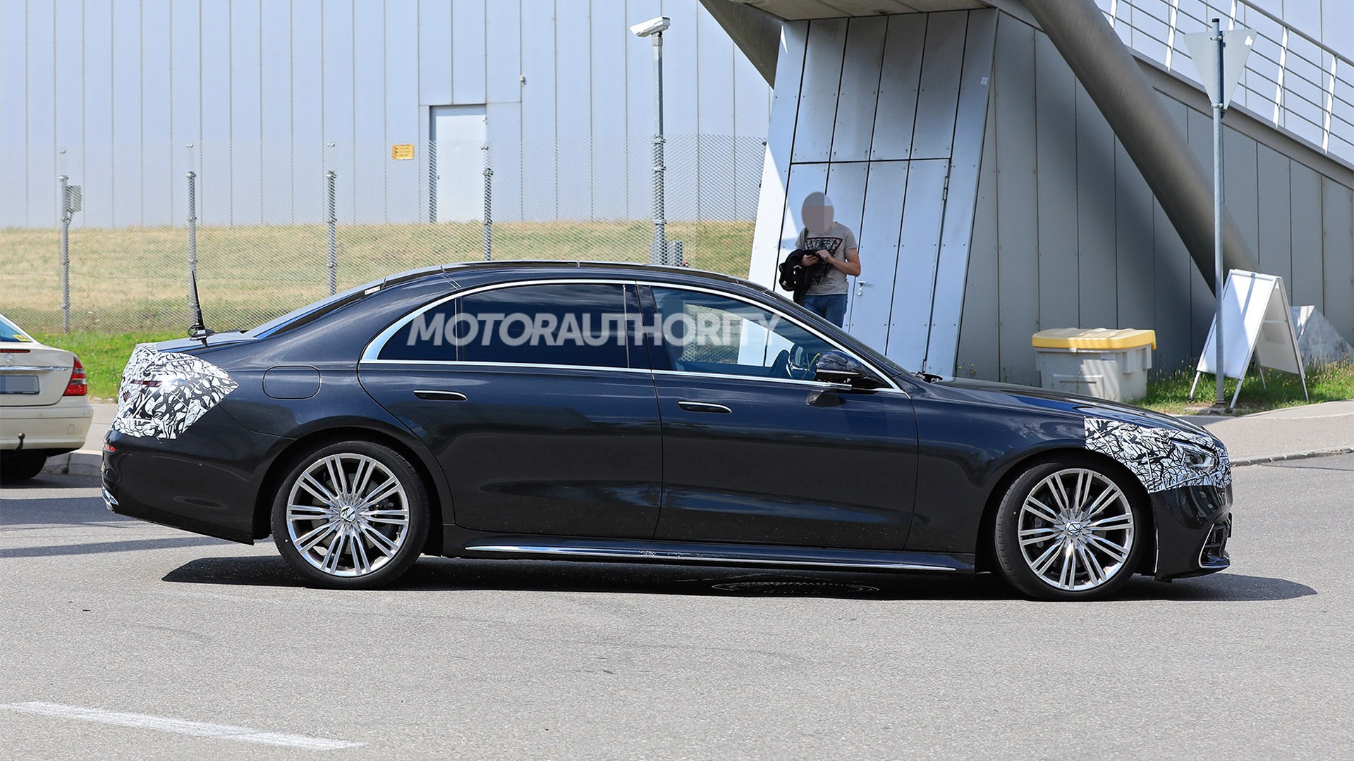 21 Mercedes Benz S Class Spy Shots And Video Opera News