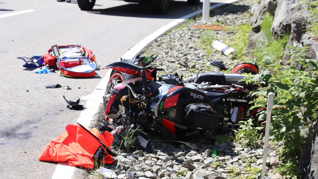 Hubschrauber im Einsatz: Motorradunfall auf Riedbergpass: Zwei Verletzte - Oberstdorf