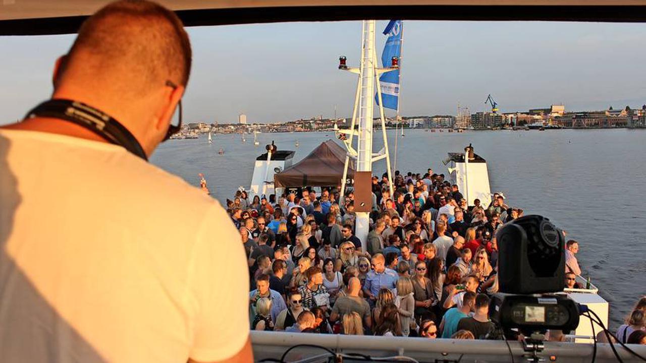 Kostenpflichtig﻿Auf dem Partyschiff MS „Koi“ die Hanse Sail in Rostock eröffnen: Hier Tickets gewinnen
