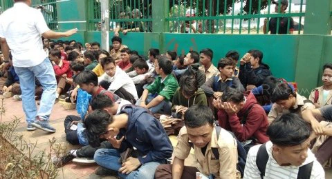 Siswa STM Mau Aksi Bantu Kakak Mahasiswa di DPR, Tapi Malah Dijemur Polisi