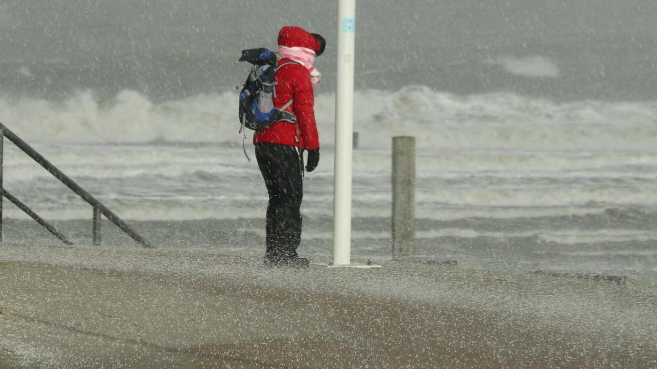 Wetter : Tief „Marie” wirbelt mit Wind und Schnee nach Deutschland