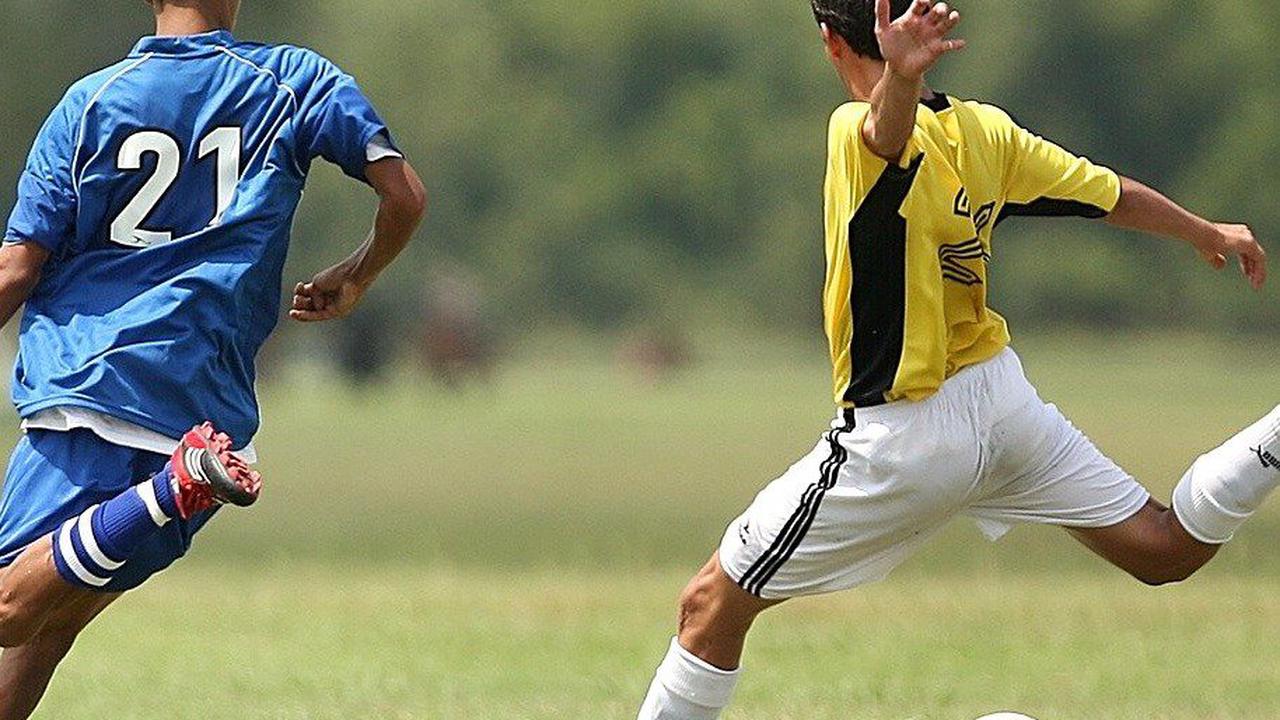 Record : un jeune footballeur de 14 ans signe un contrat pro