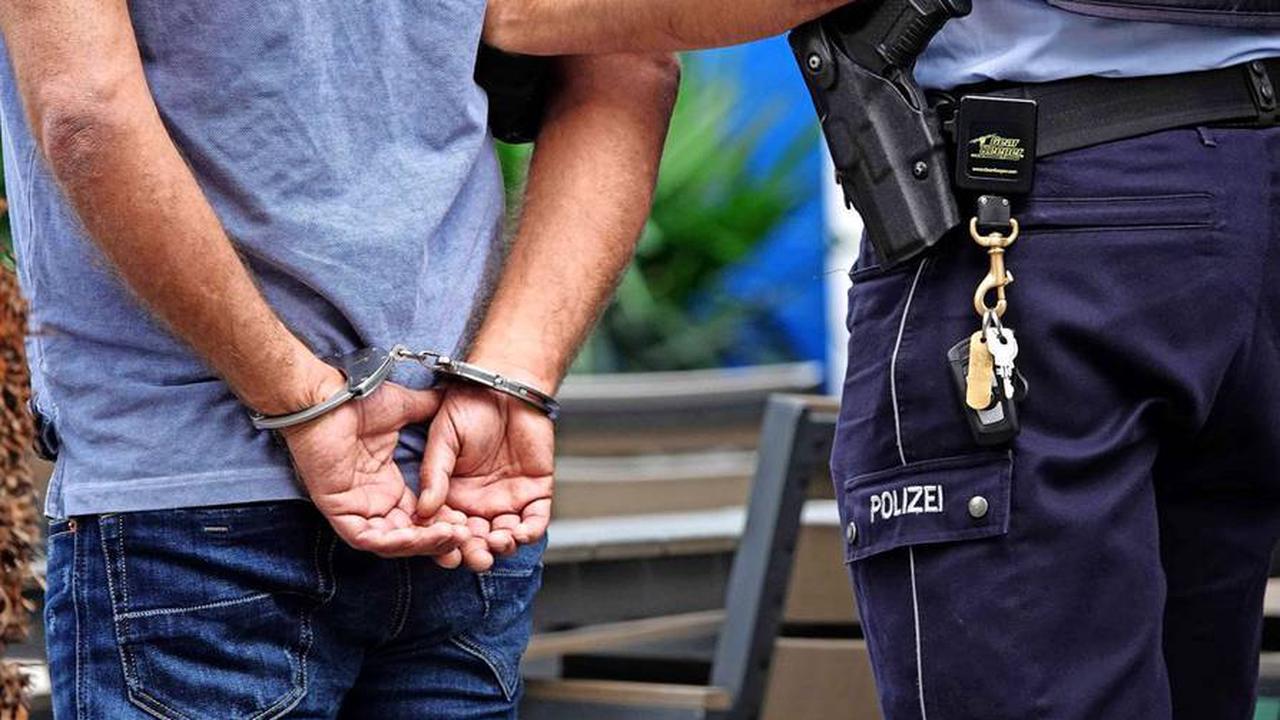 Polizeibeamte stellen einsichtige Schrottdiebe in Heidenau
