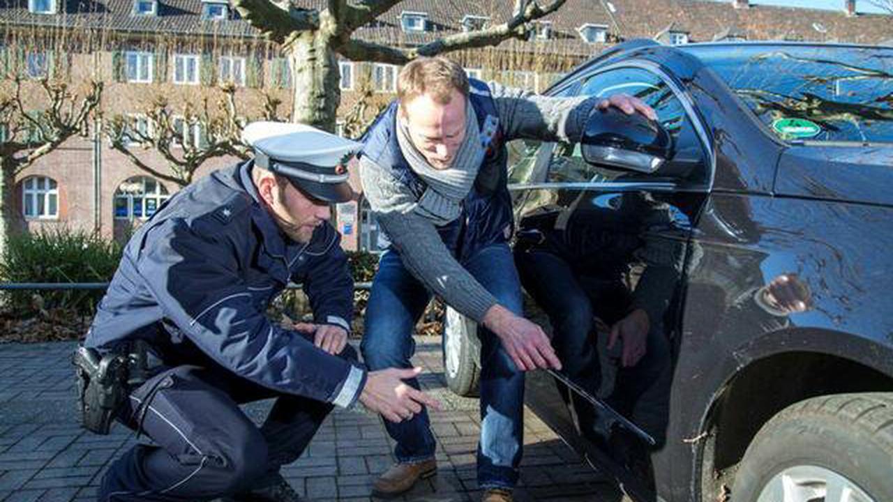 Ratinger Polizei sucht Unfallflüchtigen: 5000 Euro Schaden auf einem Parkplatz in Ratingen verursacht und geflüchtet