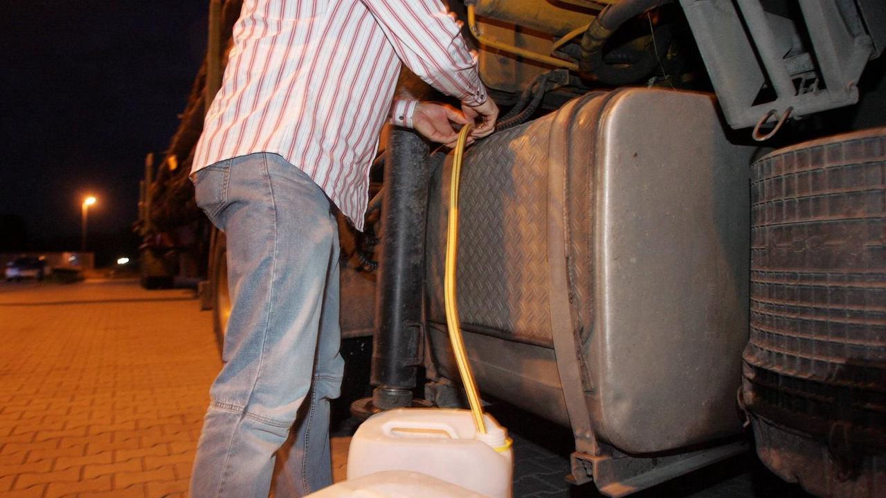 Fiese Diebe: 2021 Hunderte Fälle von Kraftstoffdiebstahl aus Lkw in LSA verzeichnet