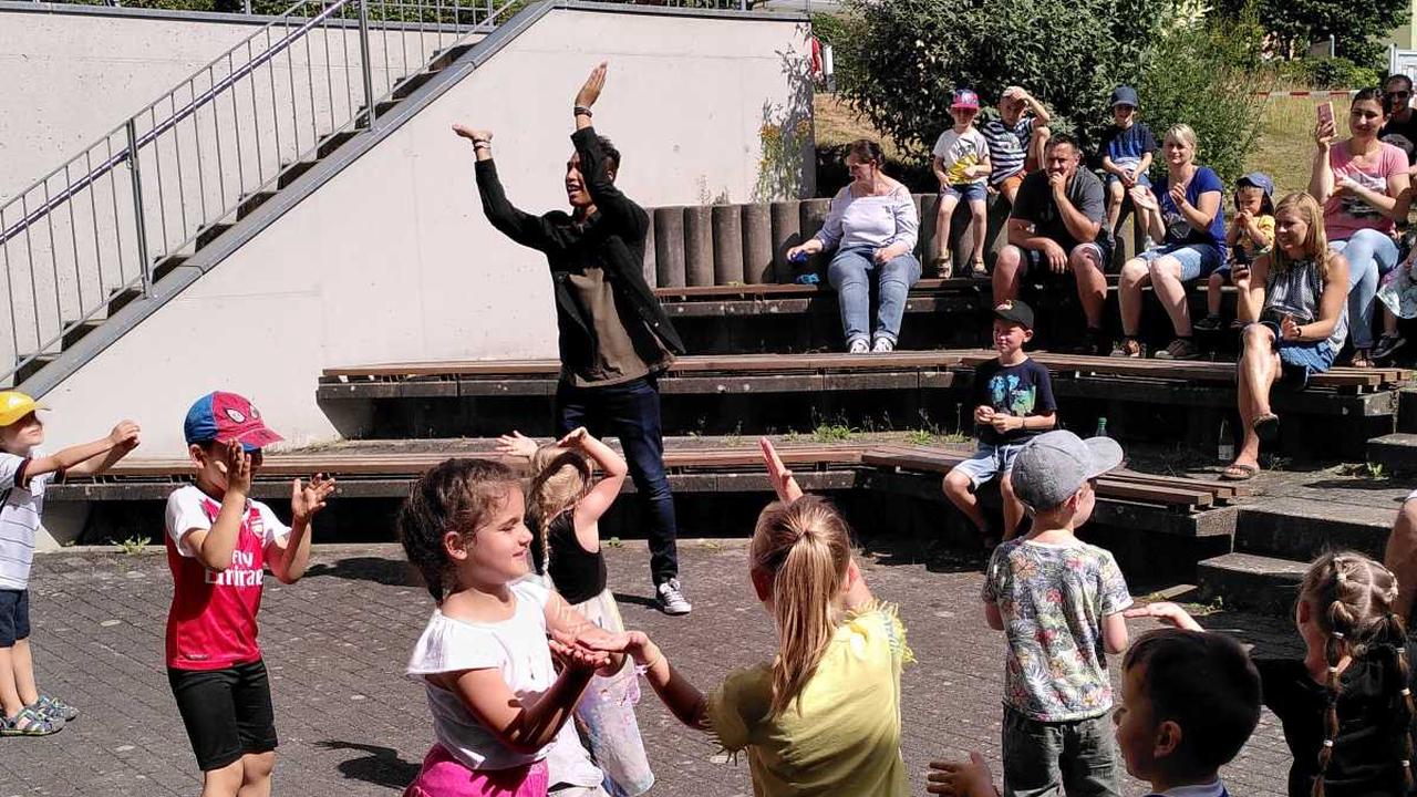 Forch­heim: „Koope­ra­ti­ons­pro­jekt Kita-Tanzschule-Familienstützpunkt“