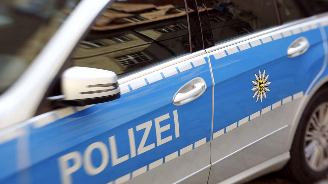Polizei nimmt ihn fest: Mann (21) verfolgt und bedroht Gruppe in Ravensburg - Ravensburg