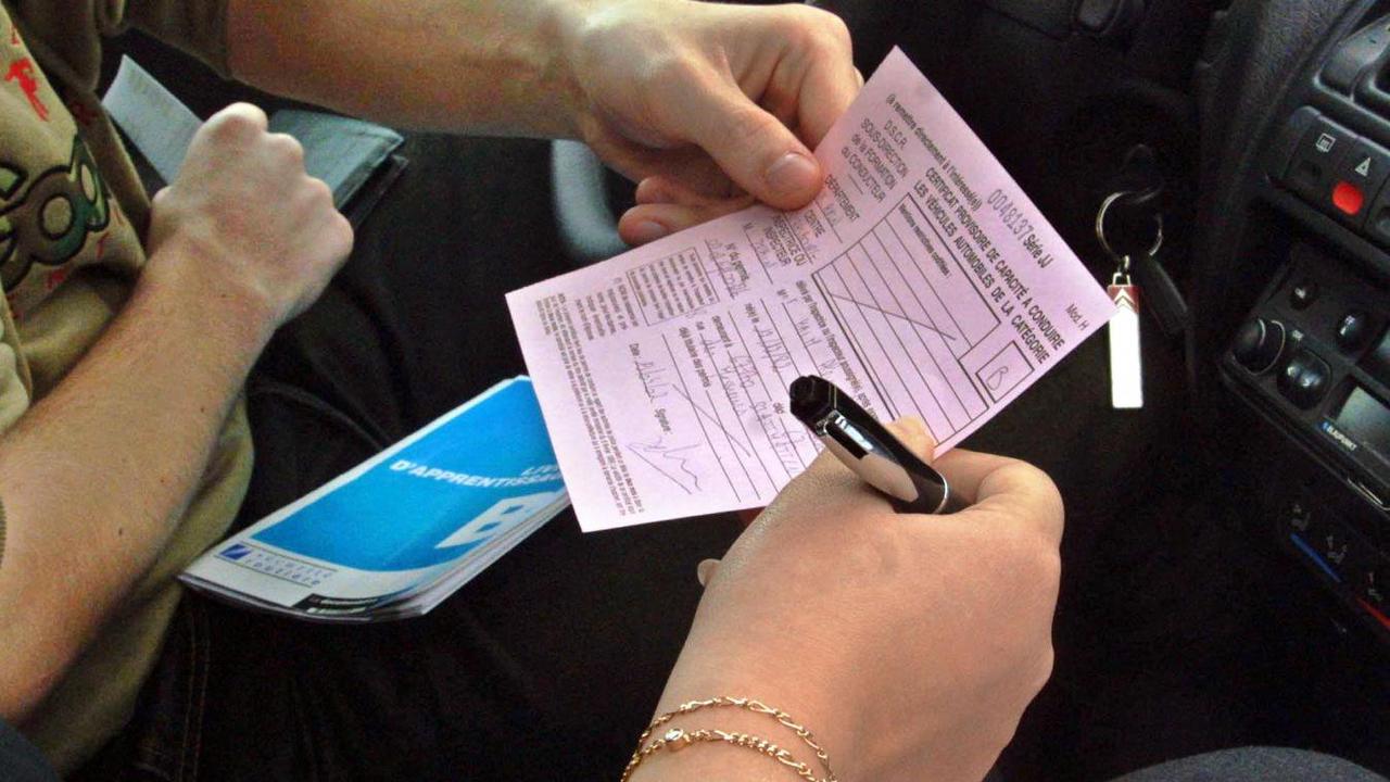À Val-de-Reuil, la Ville paye le permis de conduire d’une quarantaine de jeunes