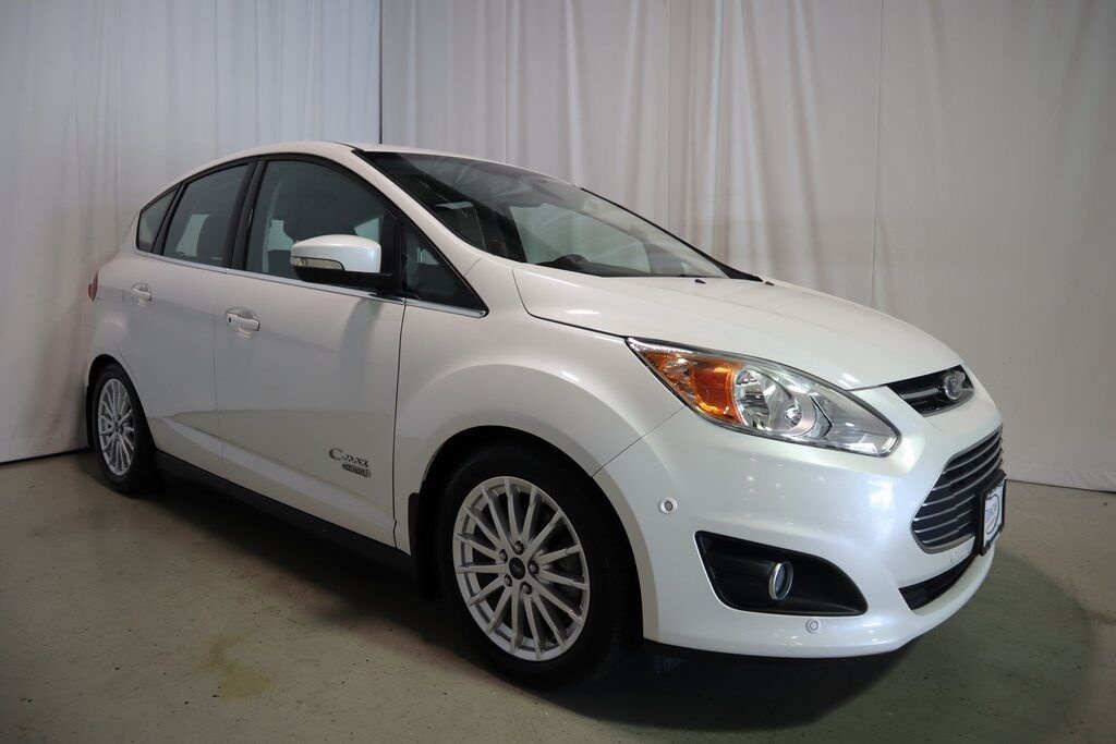 15 White Ford C Max Energi Opera News