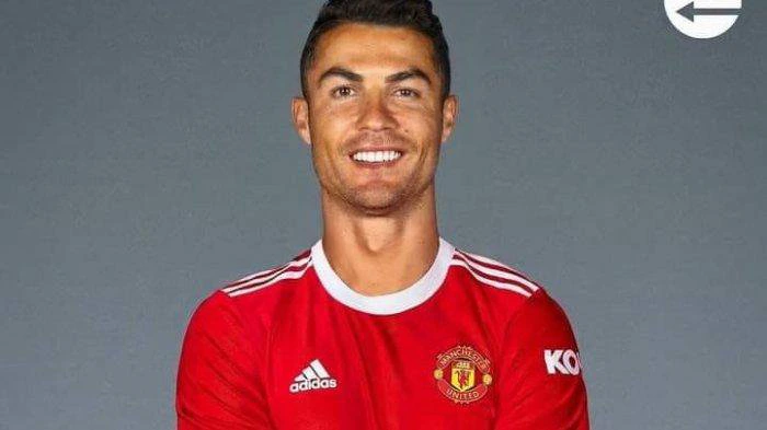 Cristiano Ronaldo resmi bergabung dengan Manchester United.