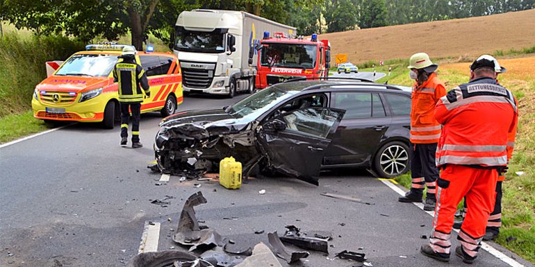 unfall zwischen wegensen und halle pkw fahrer wird schwer verletzt opera news