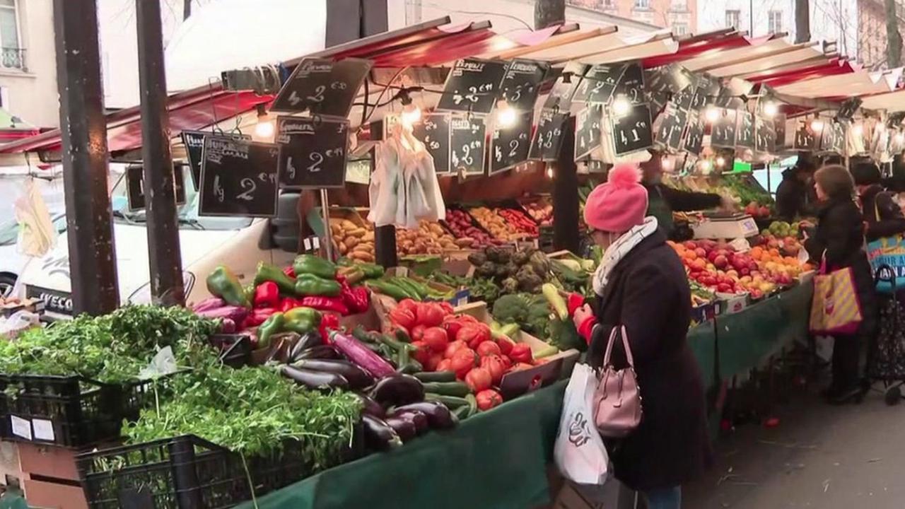 Fruits et légumes : les prix explosent et la consommation baisse, alors que certains producteurs ont du mal à écouler leur stock