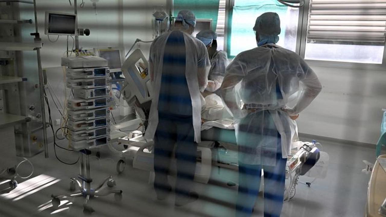 Covid-19 : les hospitalisations repassent au-dessus du seuil de 30 000