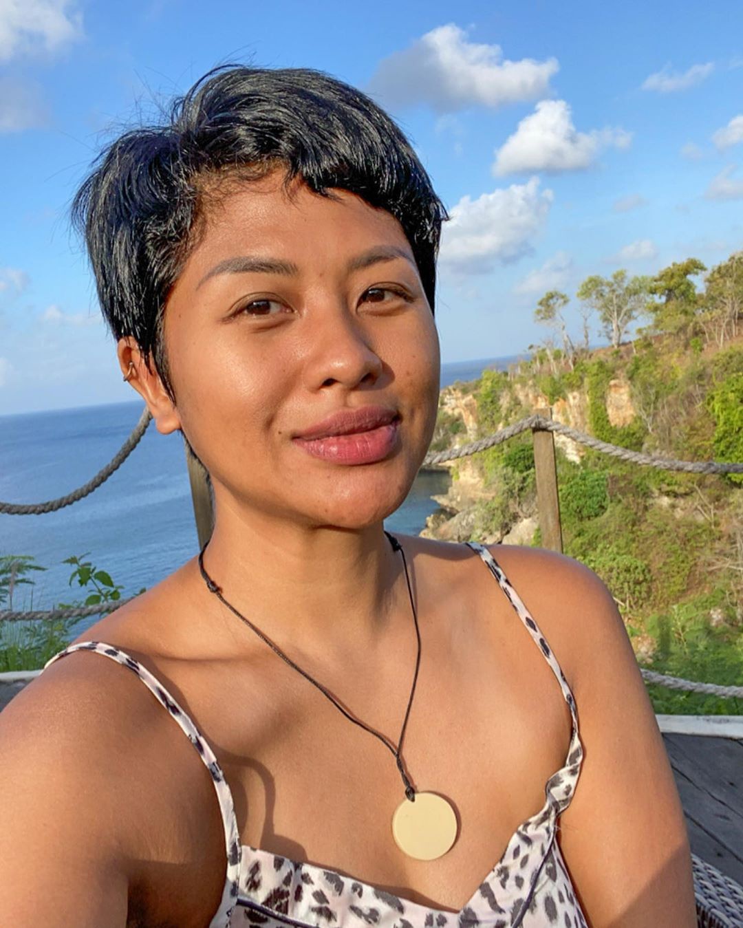 Dira Sugandi
