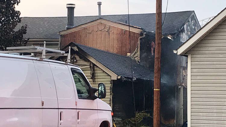 You Re A Dumb Democrat Get Your Stuff And Get Out Michigan Hotel Owner Rages At Guest After She Complained About Flooded Toilet He Refused To Help Fix Opera News