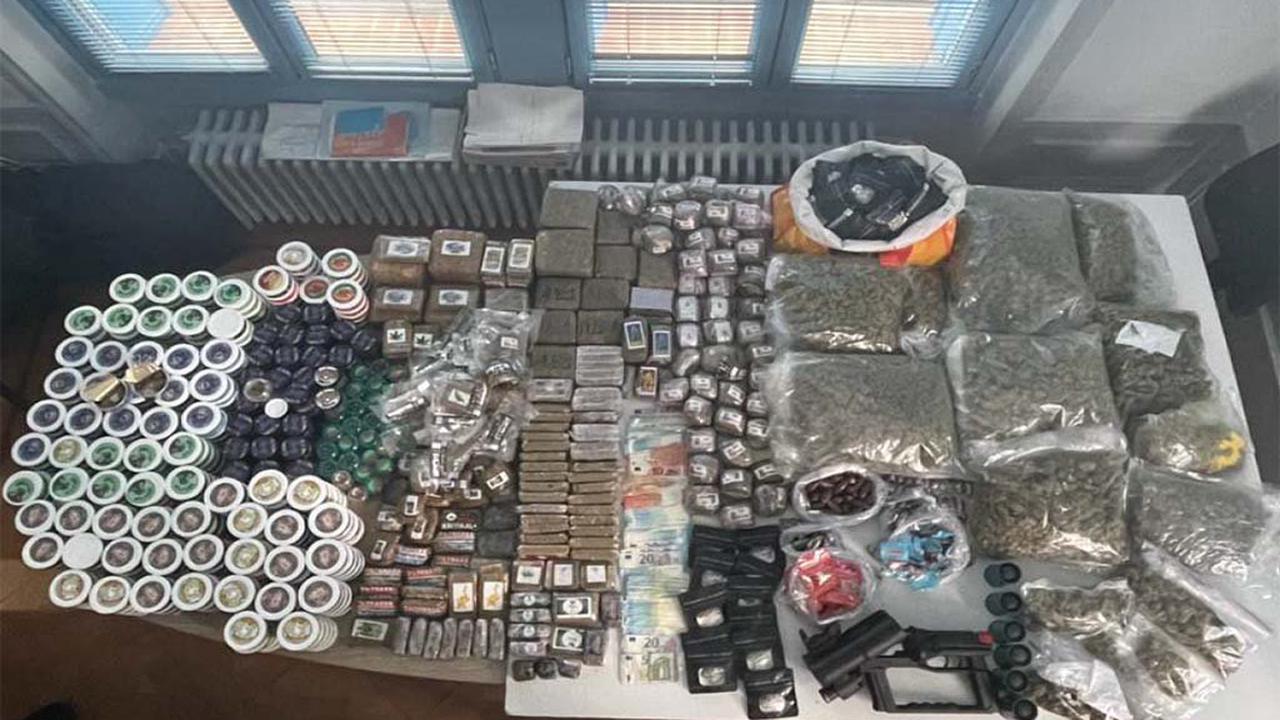 clichy sous bois 57 kilos de cannabis et 3000 euros saisis dans un logement quatre interpellations opera news