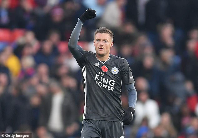 Jamie Vardy celebrates after socring Leicester's second goal against Crystal Palace