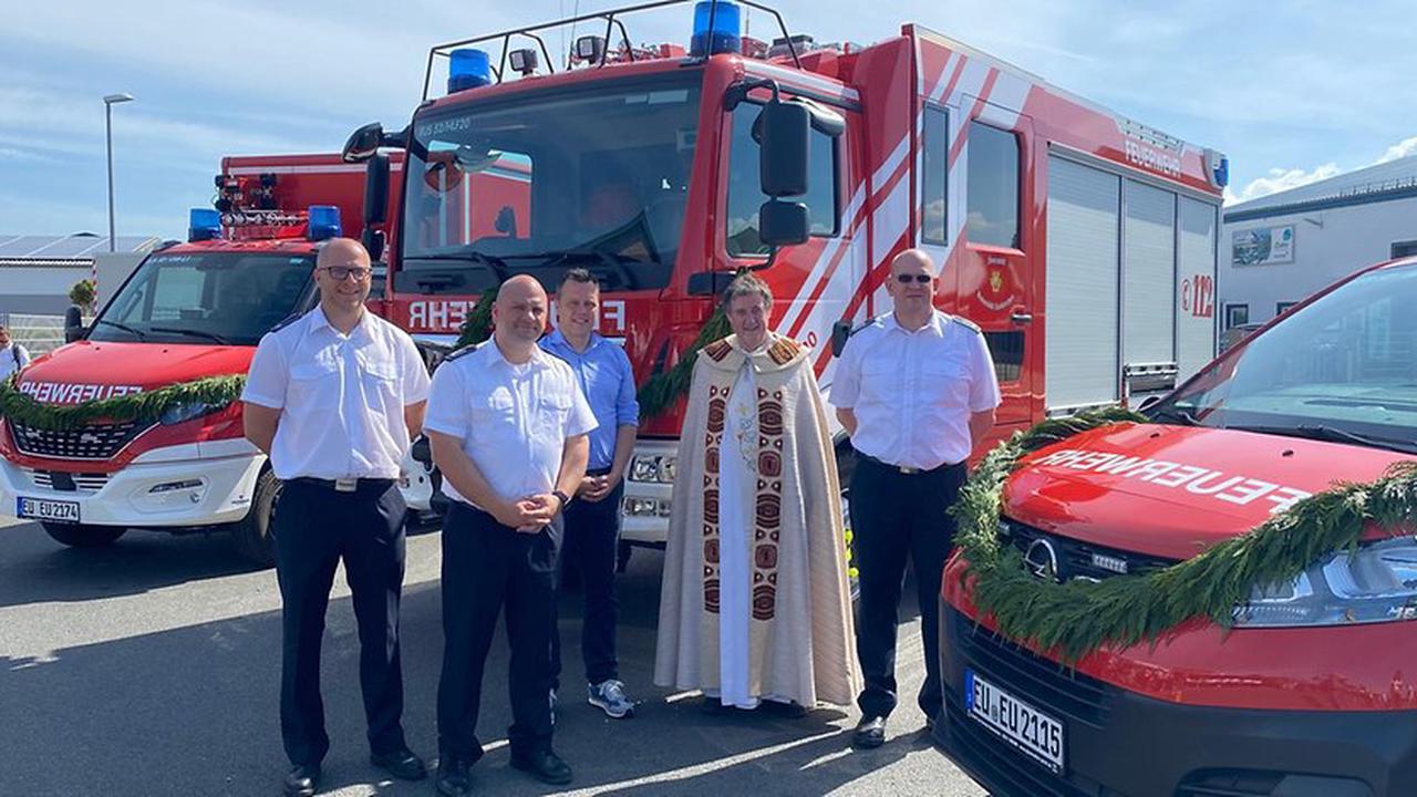 Feuerwehr in Euskirchen: Drei neue Fahrzeuge auf einen Streich eingeweiht