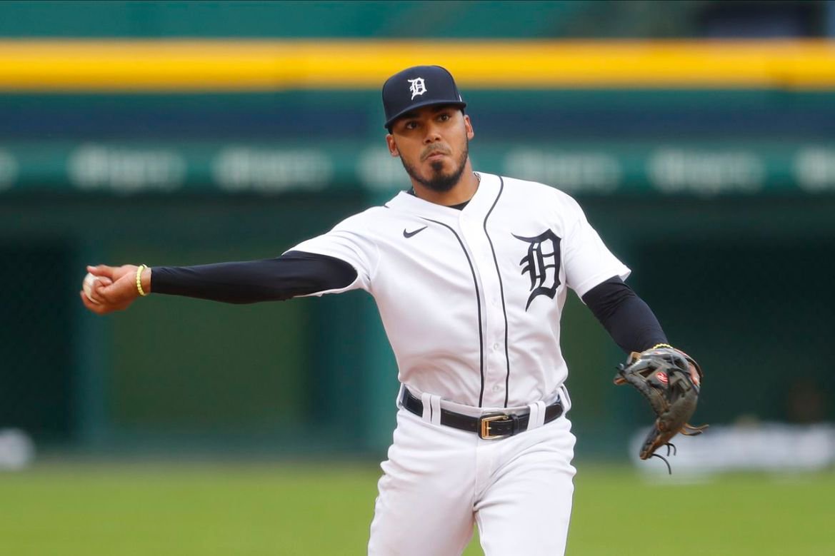 Tigers' Harold Castro: Productive in Thursday loss 