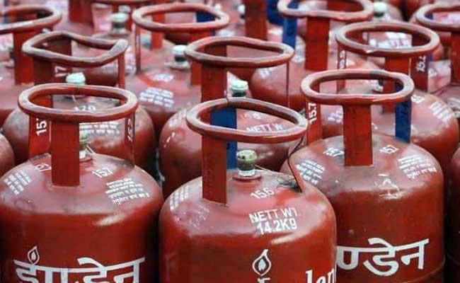 Non-Subsidised LPG Price Cut By More Than Rs 50 Per Cylinder In Metros