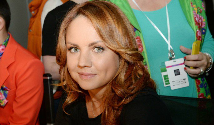 Serdce Szhalos Zhutkie Podrobnosti O Lezhashej V Kome Pevice Maksim Opera News