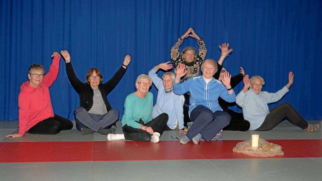 Sport im hohen Alter: 90-Jährige macht immer noch Yoga