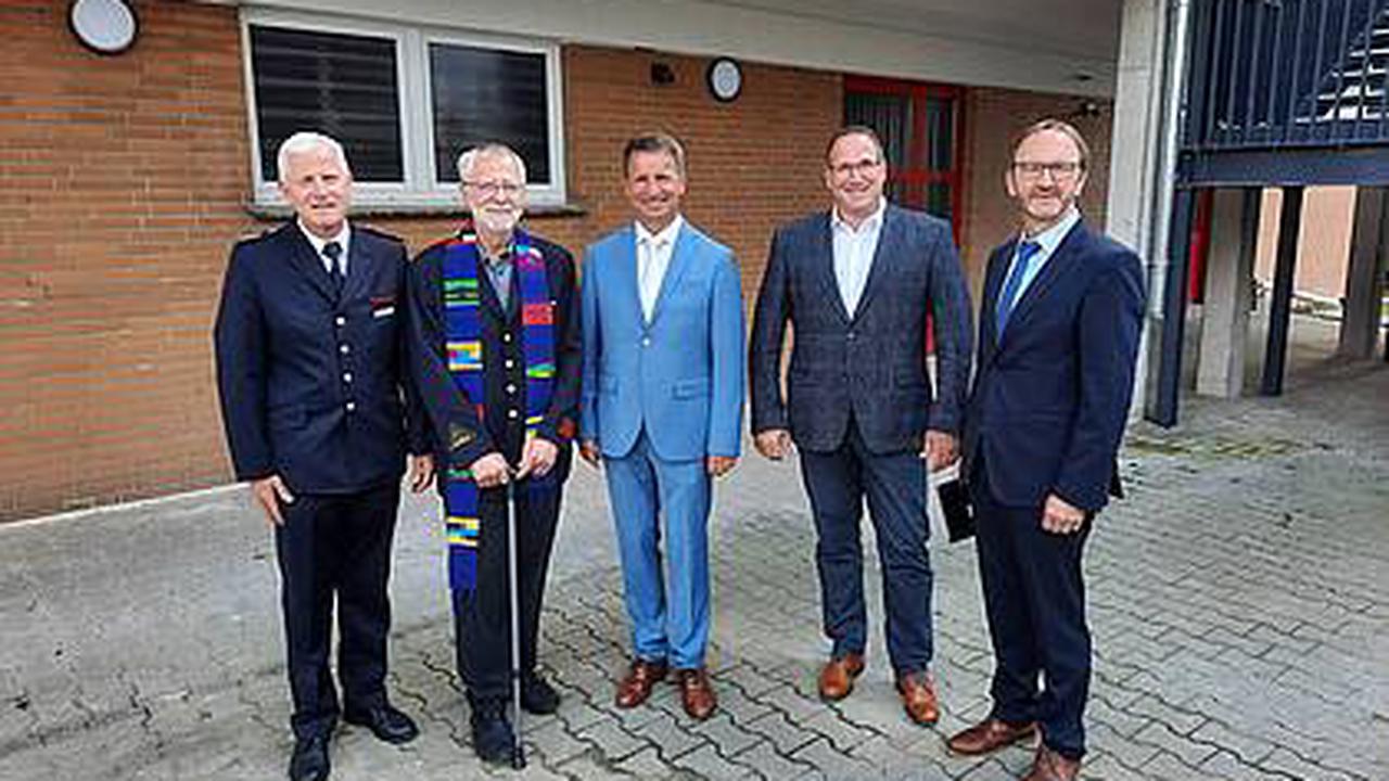 Neue Rettungsleitstelle für den Kreis Höxter in Brakel eingeweiht