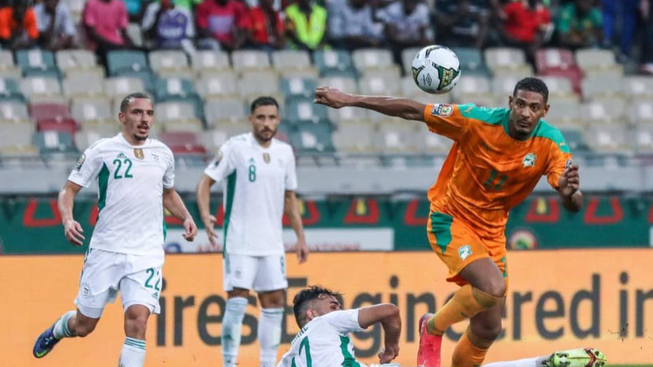 Afrika-Cup in Kamerun - Verkehrte Welt: Titelträger Algerien out, Komoren im Achtelfinal
