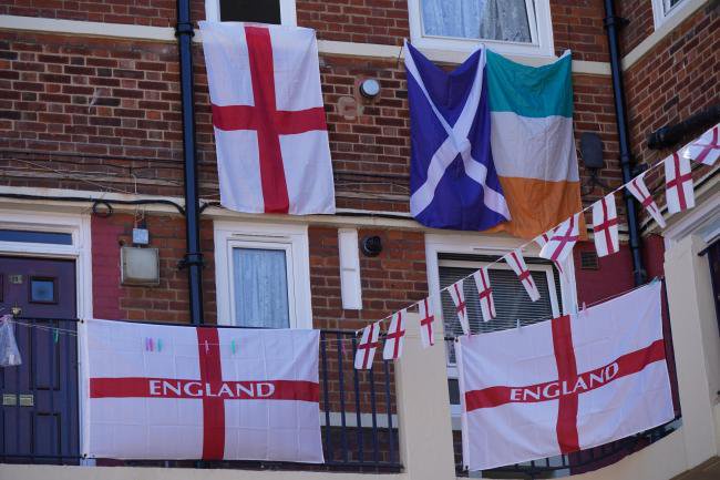 London Housing Estate Covered In England Flags Has Lone Saltire In Tribute To Scot Who Died Opera News