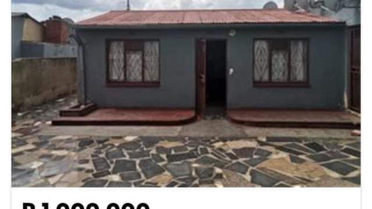 "Stop smoking Nyaope" check how much this house is being sold for that left people in stitches
