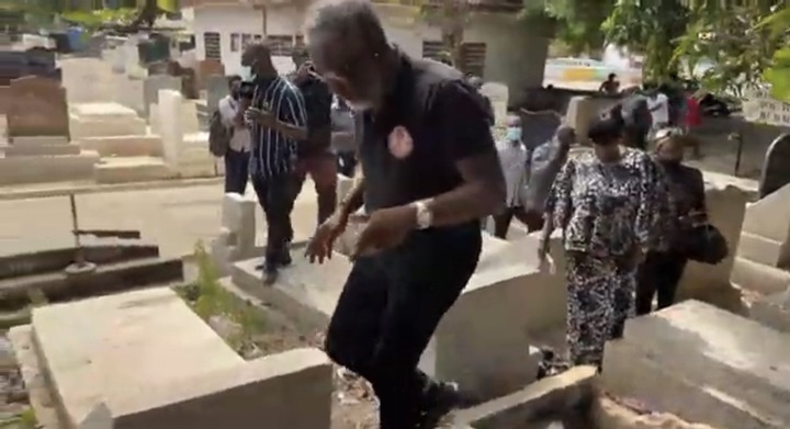 Ebony S Parent Visits Her Tomb At Osu Cemetery 3 Years After Her Death Mother Break Down In Tears Ghcelebinfo Online Latest Entertainment Gossips