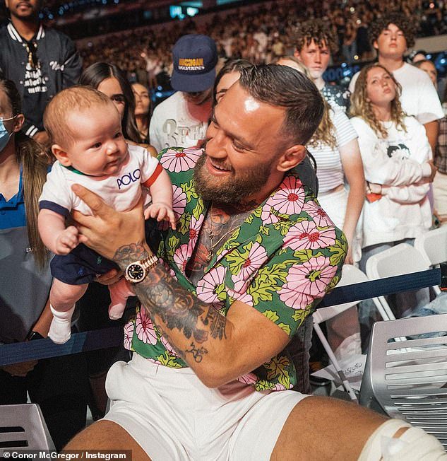 Conor Mcgregor Takes His Beautiful Family To Unlikely Pal Justin Bieber S Concert As He Sports A Full Cast After Breaking His Leg In Ufc Loss Against Dustin Poirier Opera News