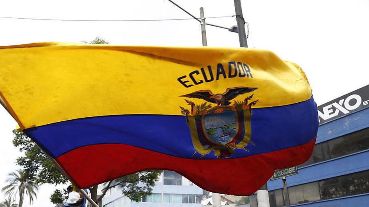 Ecuadors Präsident glaubt an Putschversuch
