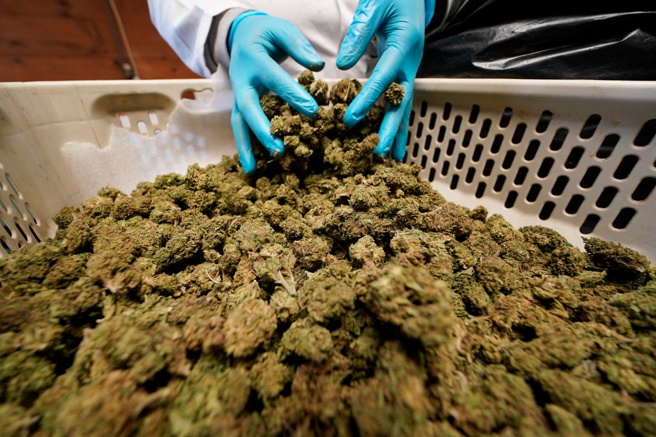1st NY pot sales permits will go to people with convictions