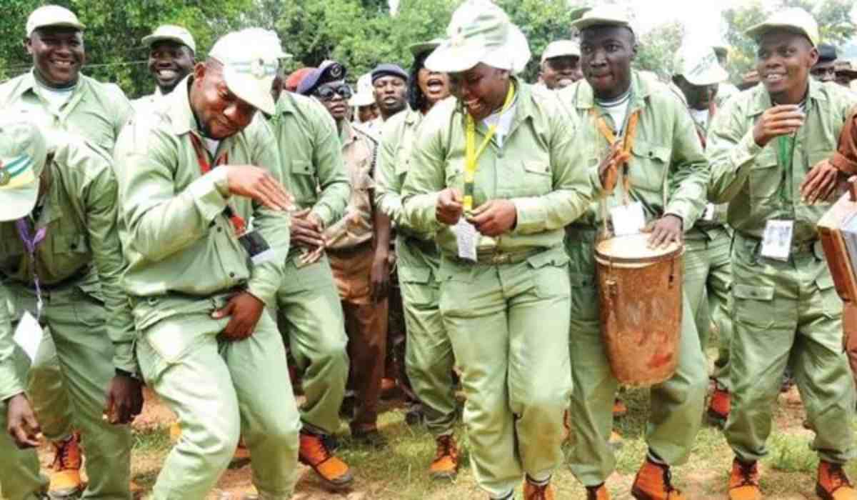 NYSC: Corpers celebrate as they receive their N33,000 new allowance