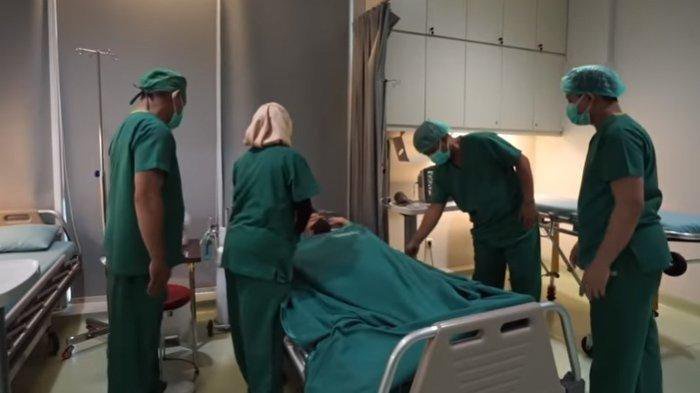 Proses Raffi Ahmad menjalani operasi