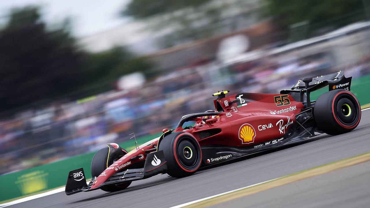 Formel 1 in Silverstone: Ferrari-Pilot Carlos Sainz rast sensationell zur ersten Pole seiner Karriere