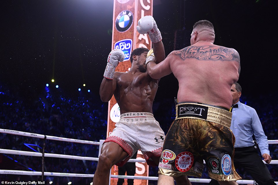 The fast hands of Ruiz rocked his opponent twice in the eighth round to slightly change the complexion of the fight