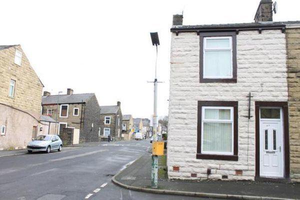 You Re A Dumb Democrat Get Your Stuff And Get Out Michigan Hotel Owner Rages At Guest After She Complained About Flooded Toilet He Refused To Help Fix Opera News