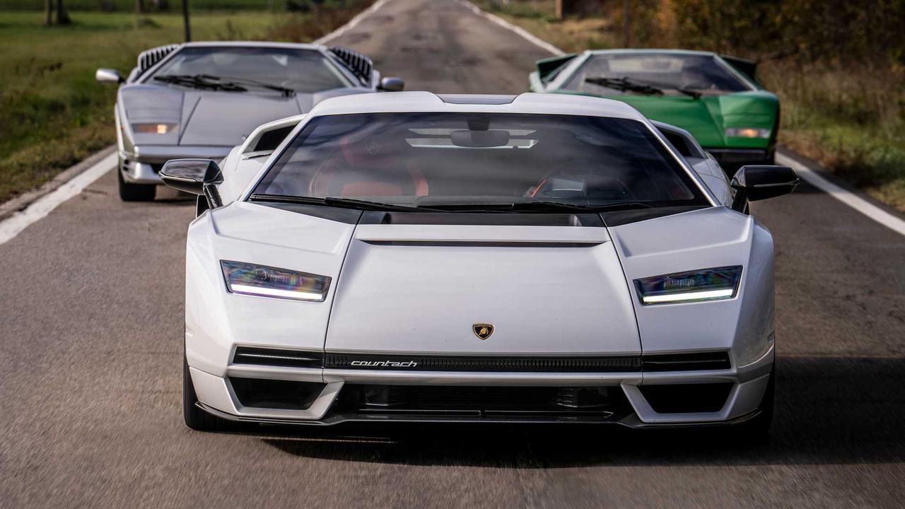 La nouvelle Lamborghini Countach en famille pour sa 1ère sortie !
