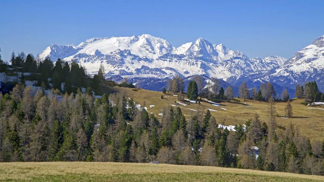Au moins cinq morts et huit blessés dans l'effondrement du glacier de la Marmolada, dans les Alpes italiennes