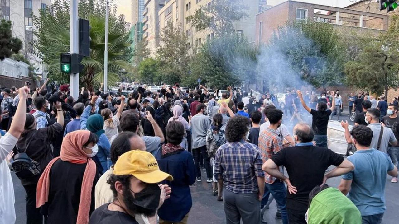 Iran. Le régime islamique tente de museler le mouvement de protestation