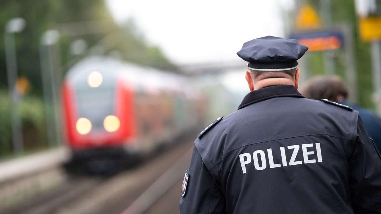 NRW: Zug nach Dortmund erfasst Radfahrer – Mann stirbt