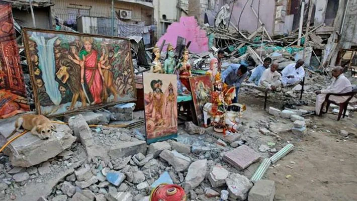 100 year old temple demolished in Pakistan, angry Hindus ask govt to arrange tickets to India KPP